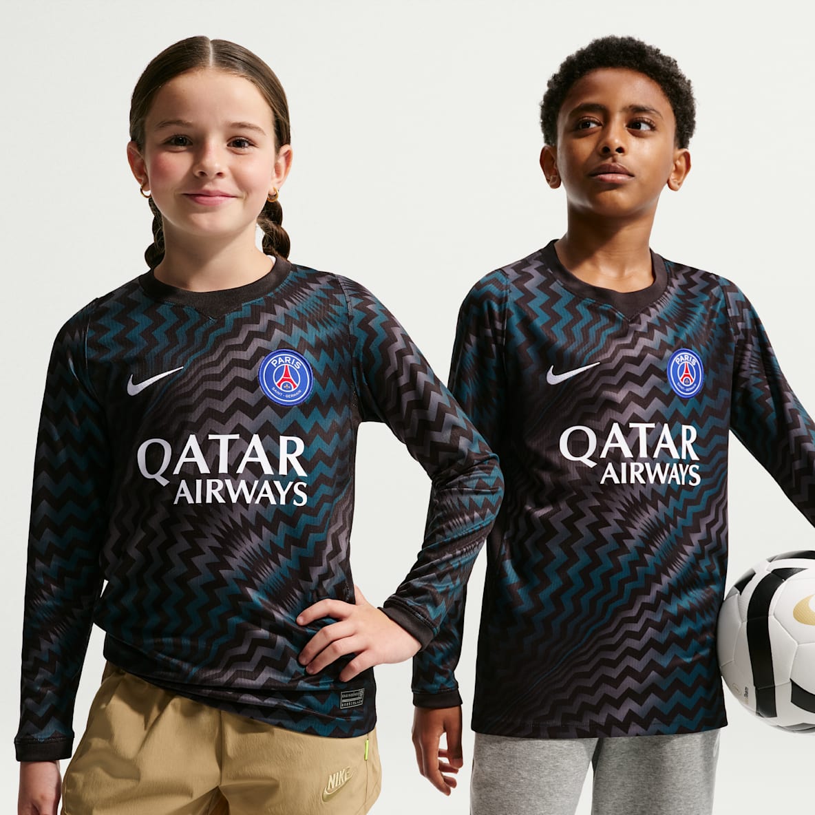 Paris Saint-Germain Long Sleeve Shirts. Nike CA